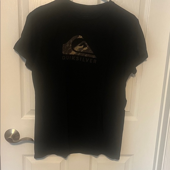 Quiksilver Black Graphic Tee - Picture 1 of 4